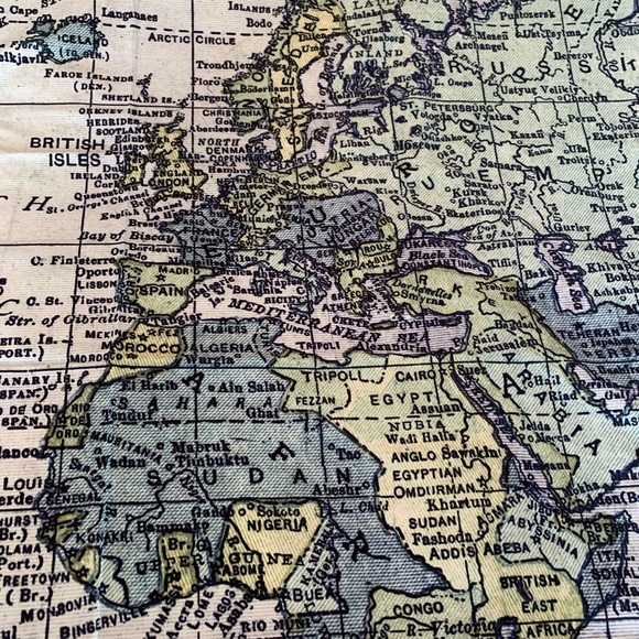 PB Teen Map Tapestry - Picture 4 of 5